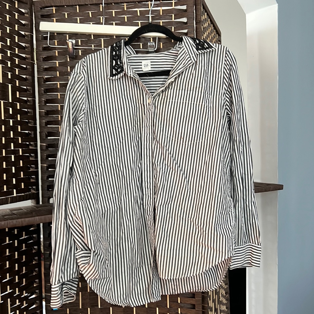 Beaded-Collar Button Down
